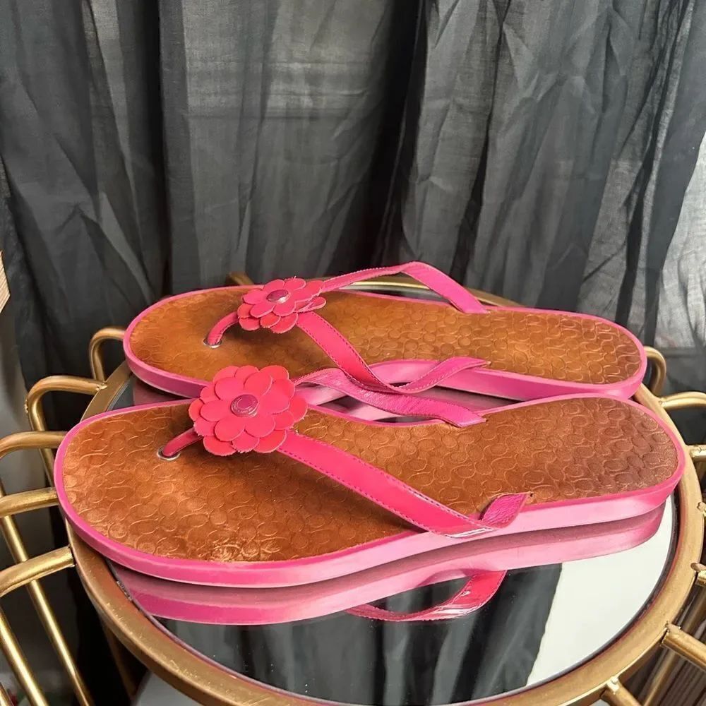 Coach Lindy Flower Sandals - Picture 6 of 6